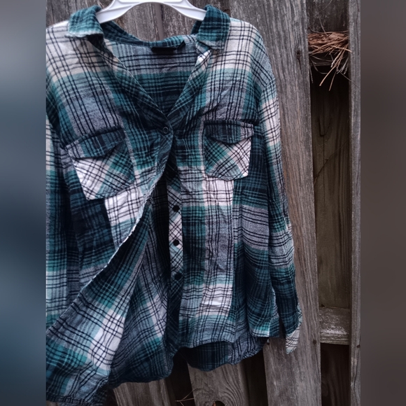 A.n.a Plaid Shirt - Picture 2 of 6